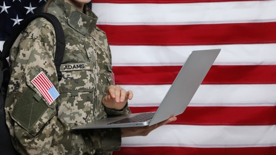 Armia USA pokonana przez Outlooka i "reply-all"