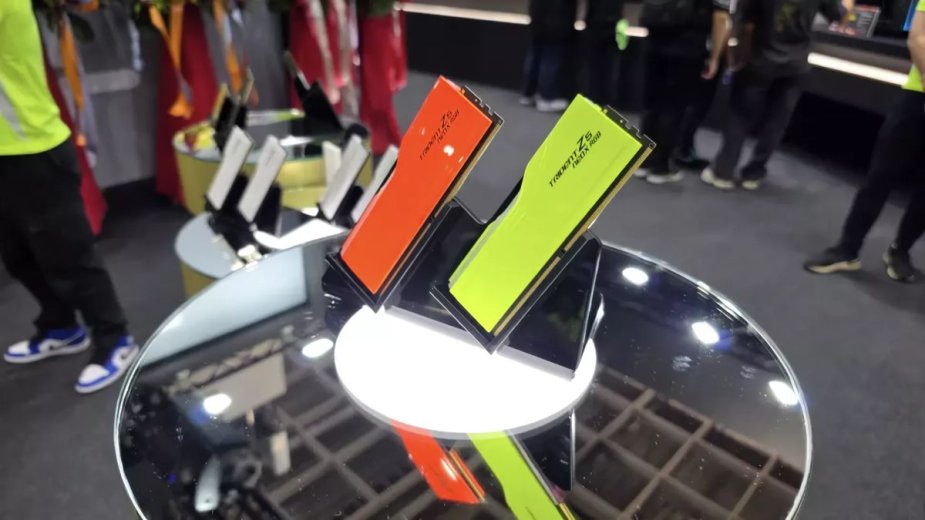 G.Skill szokuje na Computex. Biją rekordy prędkości