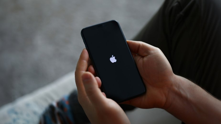 iPhone 19 Pro ma być rewolucyjny. Apple szykuje wielki powrót na 20-lecie kultowego smartfona