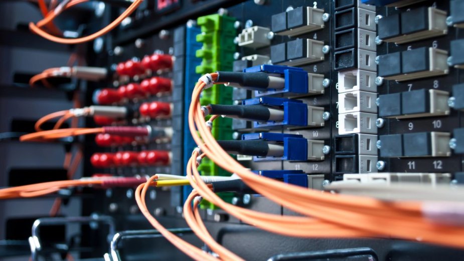 Japonia osiąga rekordową szybkość transmisji danych 402 Tb/s dzięki komercyjnemu światłowodowi
