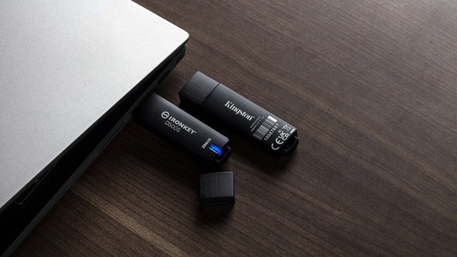 Kingston IronKey rozszerza mobilną ochronę danych z flagowym modelem D500S klasy wojskowej