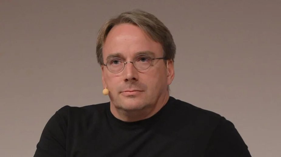 Linus Torvalds znów się odpala:  „To musi umrzeć”