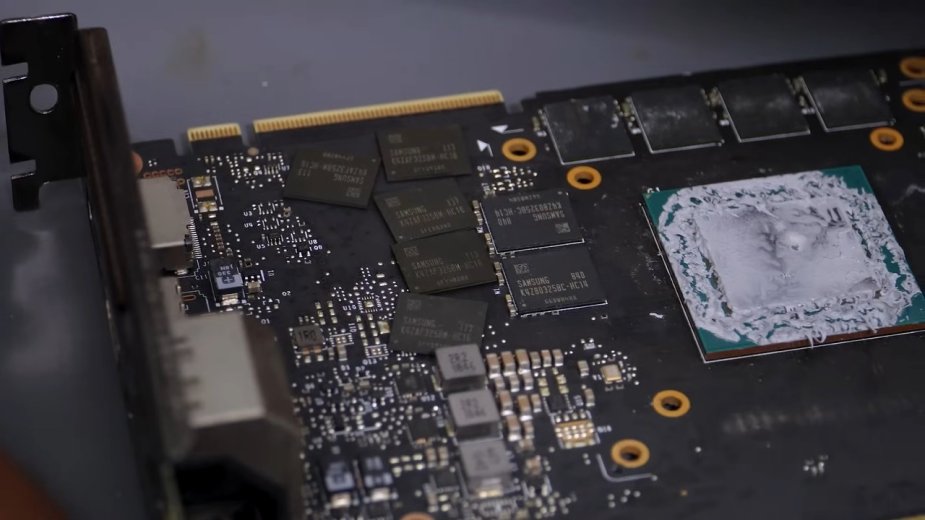 Modderzy stworzyli RTX 2080 na wypasie. Karta otrzymała 2x więcej pamięci