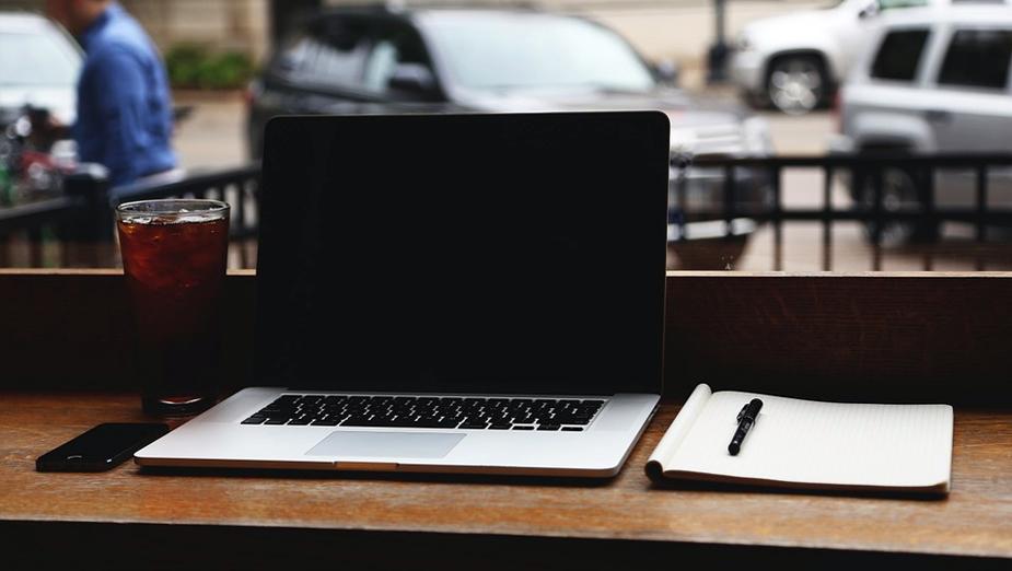 Modernizacja starego laptopa - co zmienić i czy warto?