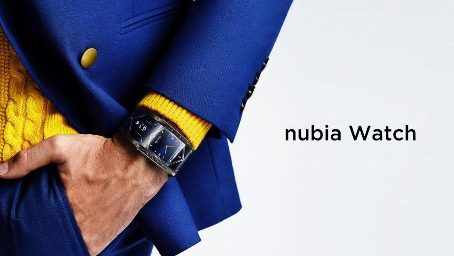 nubia Watch - nietypowy smartwatch z elastycznym wyświetlaczem