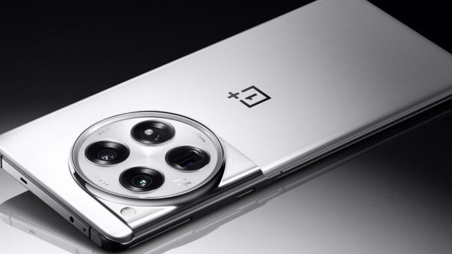 OnePlus 12 zadebiutuje w grudniu. Producent zaprezentował swój nowy smartfon
