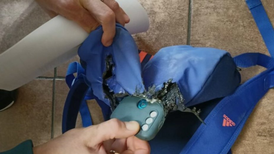 Plecak zapalił się podczas lekcji w polskiej szkole. To wina smartfona znanej marki