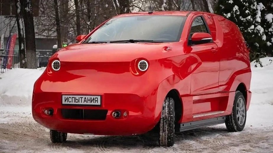 Rosja pokazuje pogromcę Tesli. Takiego elektryka jeszcze nie widzieliście