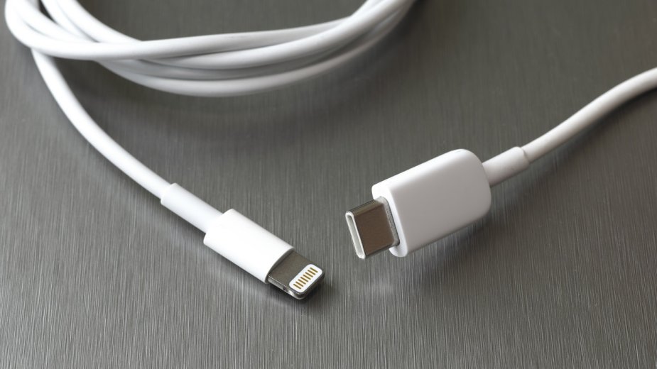 Sprzedaż iPhone'ów zostanie zablokowana w Unii Europejskiej? UE ostrzega Apple