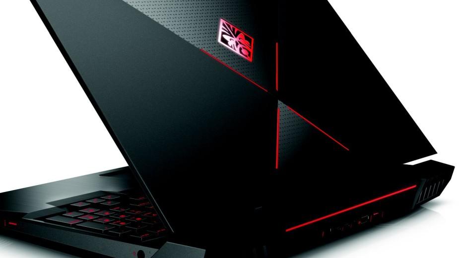 Sprzedaż laptopów i peryferiów gwałtownie rośnie bijąc rekordy. Spadki w komputerach stacjonarnych