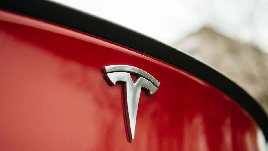 Tesla usuwa nazwy "FSD" i "autopilot" w Chinach. Posypały się mandaty i wzmożono kontrole