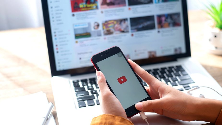 YouTube wciąż trzy razy większy od TikToka. Konkurencja nie ma szans