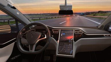 Autopilot nie jest winny wypadku. Tesla wygrywa w sądzie