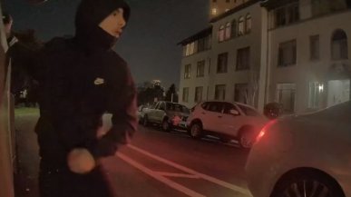 Cybertruck zaskoczył złodzieja. Szyby faktycznie są pancerne