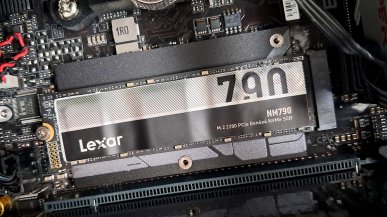 Dramatyczny spadek wydajności SSD PCIe 4.0. Porównuję działanie z radiatorem i bez