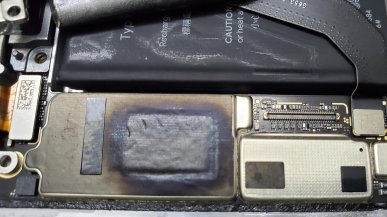 Google Tensor grzał się na potęgę. Użytkownik pokazał przypalone wnętrze smartfona