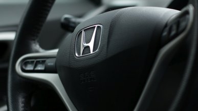 Luka zabezpieczeń pozwala zdalnie otwierać i uruchamiać samochody Hondy