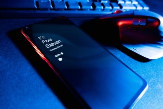 Masowe awarie popularnych smartfonów. Rachunek za naprawę może sięgnąć 2000 zł