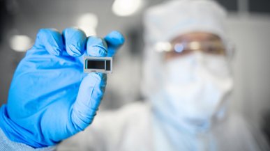 Microsoft skorzysta z usług Intel Foundry do produkcji własnego chipa w procesie Intel 18A