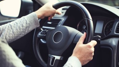 Producenci aut przekazują dane o naszych zwyczajach za kierownicą firmom ubezpieczeniowym