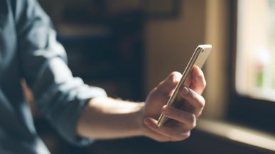Smartfony notują spadek sprzedaży, ale jest światełko w tunelu