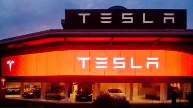 Tesla chce ugody w sprawie śmierci inżyniera Apple w Modelu X. To mógł być gorący proces