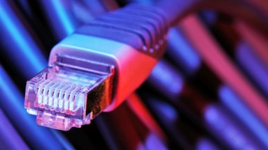 Tyle kosztowałaby gigantów technologicznych i różne kraje każda minuta braku Internetu