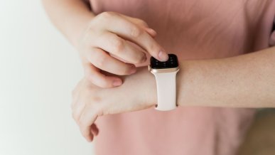 Apple oszczędza na jakości? Nowy Watch SE może otrzymać plastikową obudowę