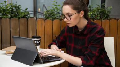 Eve V - crowdfundingowy konkurent Surface Pro