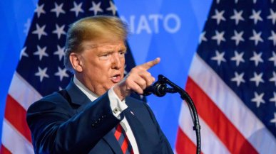 Google i Facebook przyłapani na cenzurze Trumpa. Tłumaczą się... błędami