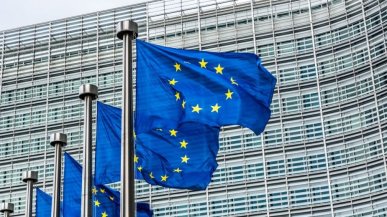 Unia Europejska przejdzie na Linuxa? EU OS bazuje na Fedorze